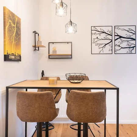 Modernes Augusta Am Rhein, Vollausgestattet, Ruhig Und Verkehrsguenstig Gelegen