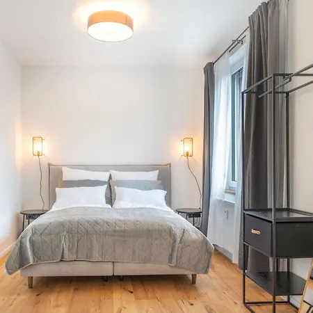 Apartment Modernes Augusta Am Rhein, Vollausgestattet, Ruhig Und Verkehrsguenstig Gelegen