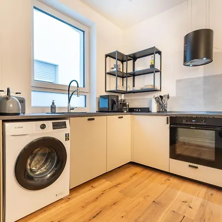 Appartement Modernes Augusta Am Rhein, Vollausgestattet, Ruhig Und Verkehrsguenstig Gelegen