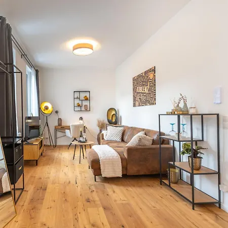 Apartment Modernes Augusta Am Rhein, Vollausgestattet, Ruhig Und Verkehrsguenstig Gelegen