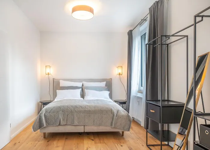 Appartement Modernes Augusta Am Rhein, Vollausgestattet, Ruhig Und Verkehrsguenstig Gelegen