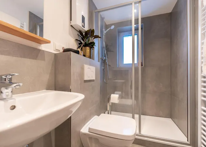 Modernes Augusta Am Rhein, Vollausgestattet, Ruhig Und Verkehrsguenstig Gelegen * Кобленц