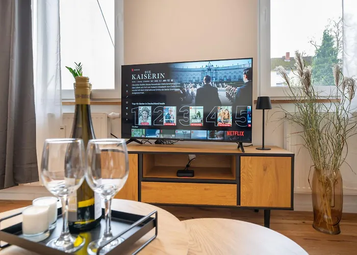 Modernes Augusta Am Rhein, Vollausgestattet, Ruhig Und Verkehrsguenstig Gelegen Appartement *