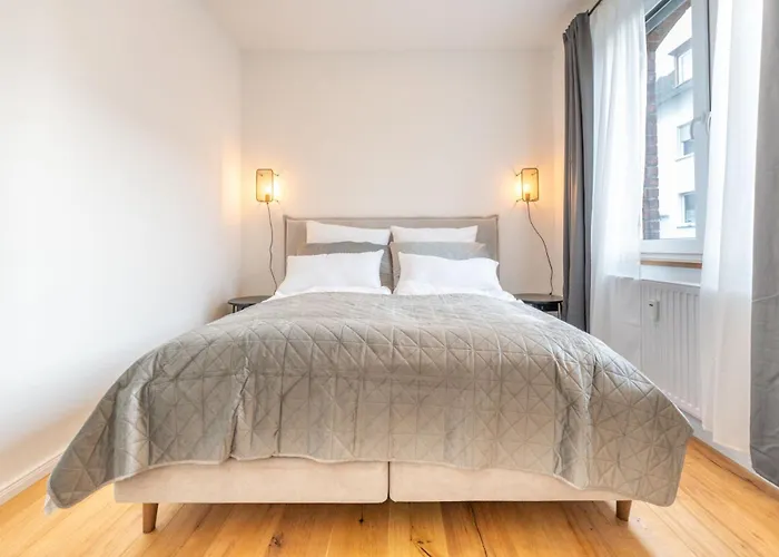 Appartement Modernes Augusta Am Rhein, Vollausgestattet, Ruhig Und Verkehrsguenstig Gelegen *